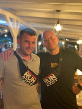 Lade das Bild in den Galerie-Viewer, WE RUN STGT - Gürteltasche / Fanny Pack / Pusher Bag - Schwarz