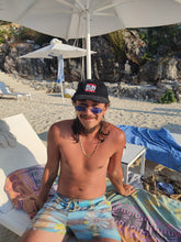 Lade das Bild in den Galerie-Viewer, We RUN STGT - Cord Cap Mütze