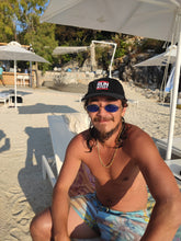 Lade das Bild in den Galerie-Viewer, We RUN STGT - Cord Cap Mütze