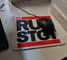 Lade das Bild in den Galerie-Viewer, WE RUN STGT - Mauspad