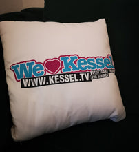 Lade das Bild in den Galerie-Viewer, We RUN STGT - das Knuffelkuschelkissen