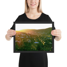 Lade das Bild in den Galerie-Viewer, Stuttgart Poster - Weinsteige View - gerahmt