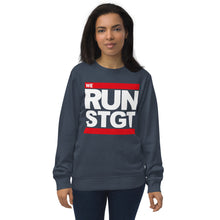 Lade das Bild in den Galerie-Viewer, We RUN STGT Pullover Unisex - Black / Navy